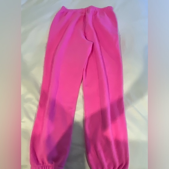 GAP Vibrant Pink Joggers size M NWT - Picture 2 of 3